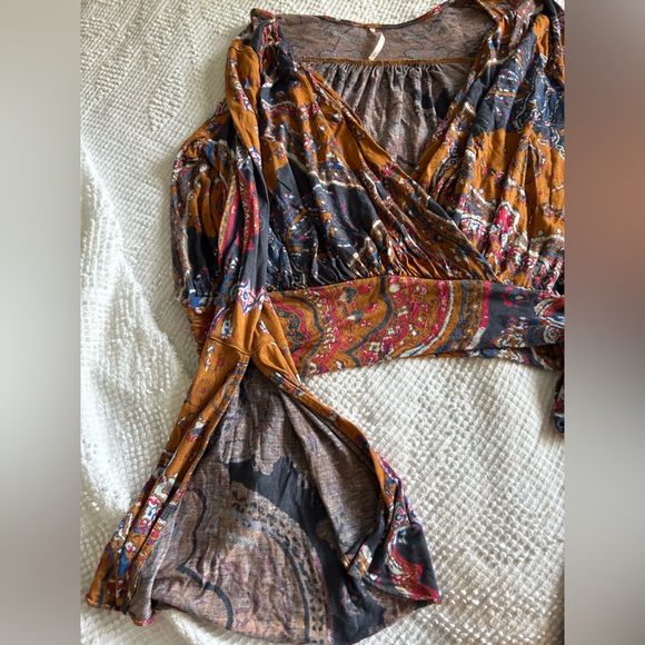 Free People Fionas Wrap Blouse Womens Size S Bell Sleeve Paisley Casual boho - Picture 7 of 9